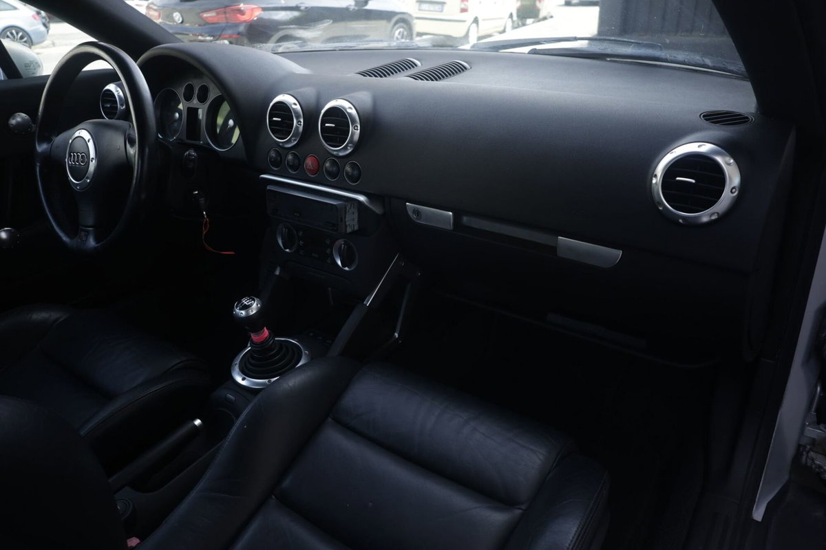 Audi TT Coupé 1.8 TFSI (6)