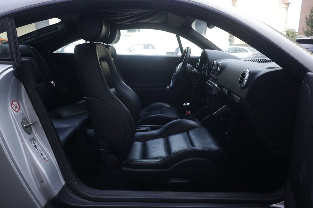 Audi TT Coupé 1.8 TFSI (8)