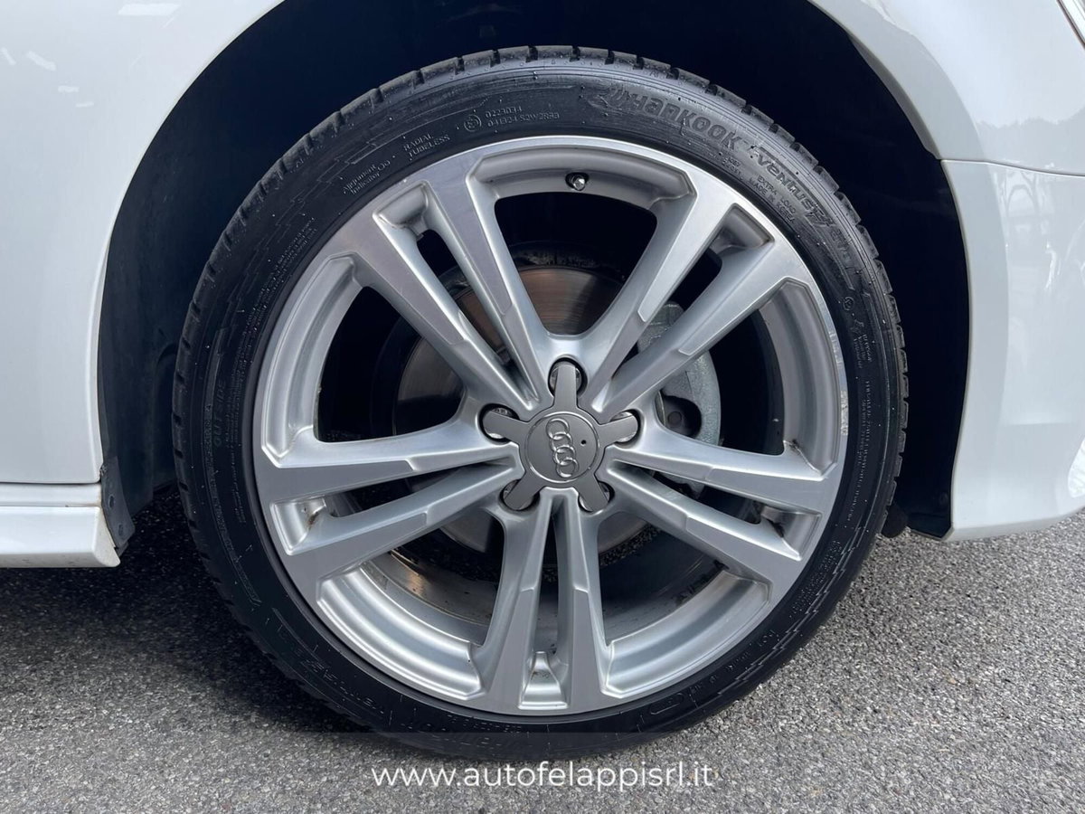 Audi A3 Sportback 30 TFSI S tronic Admired (7)