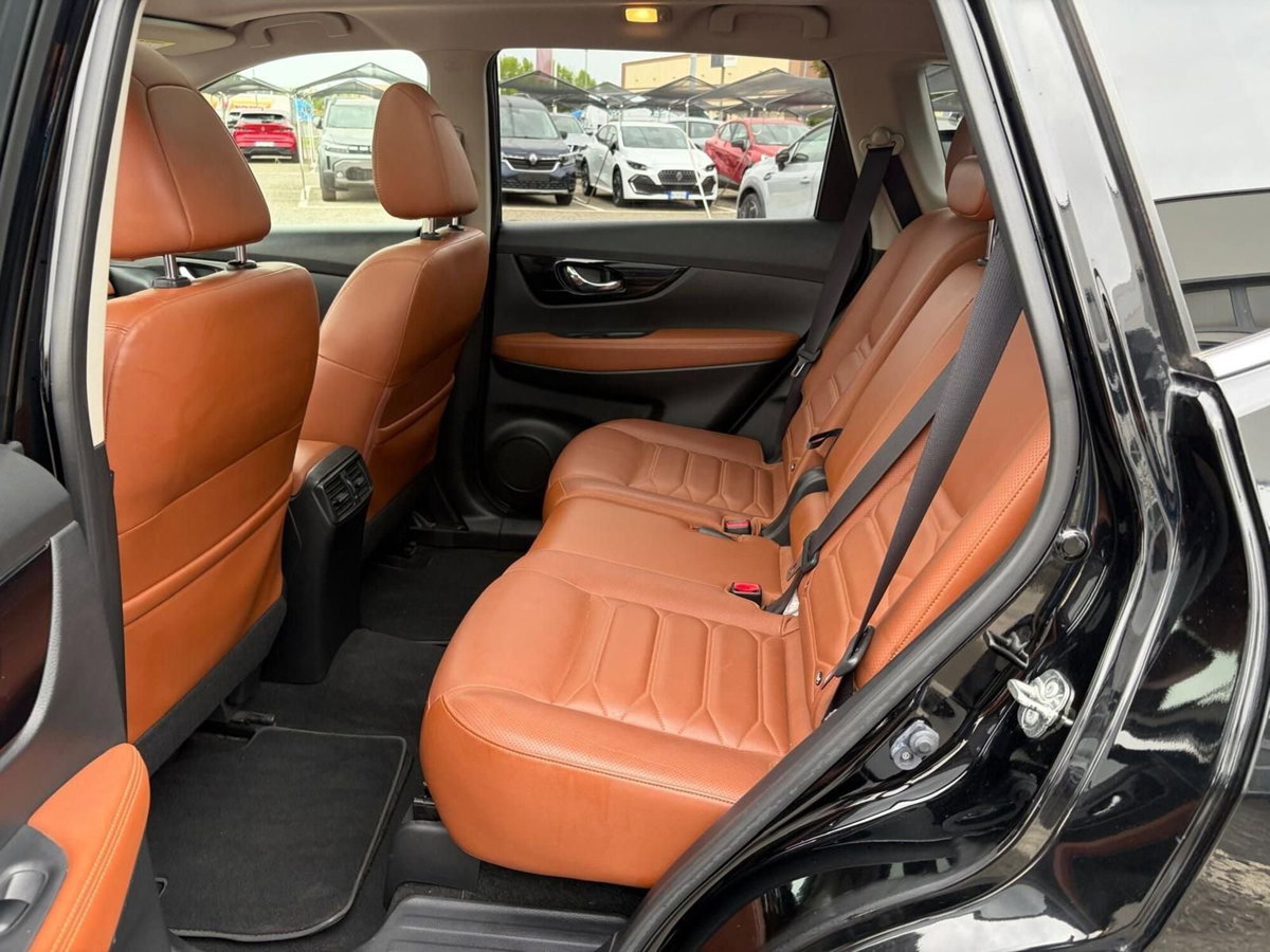 Nissan X-Trail dCi 150 2WD Tekna (6)