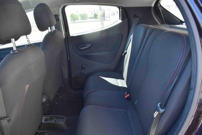 Lancia Ypsilon 0.9 TwinAir 85 CV 5 porte Metano Ecochic Silver (14)