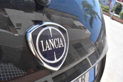 Lancia Ypsilon 0.9 TwinAir 85 CV 5 porte Metano Ecochic Silver (20)