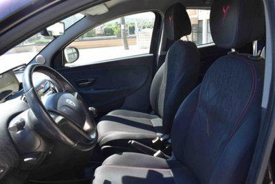 Lancia Ypsilon 0.9 TwinAir 85 CV 5 porte Metano Ecochic Silver (9)