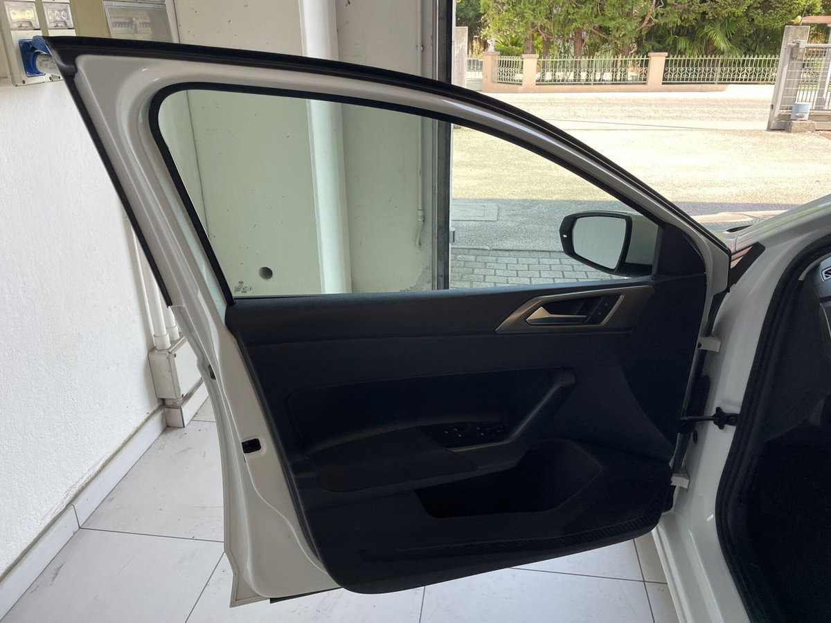 Volkswagen Polo 1.0 EVO (9)