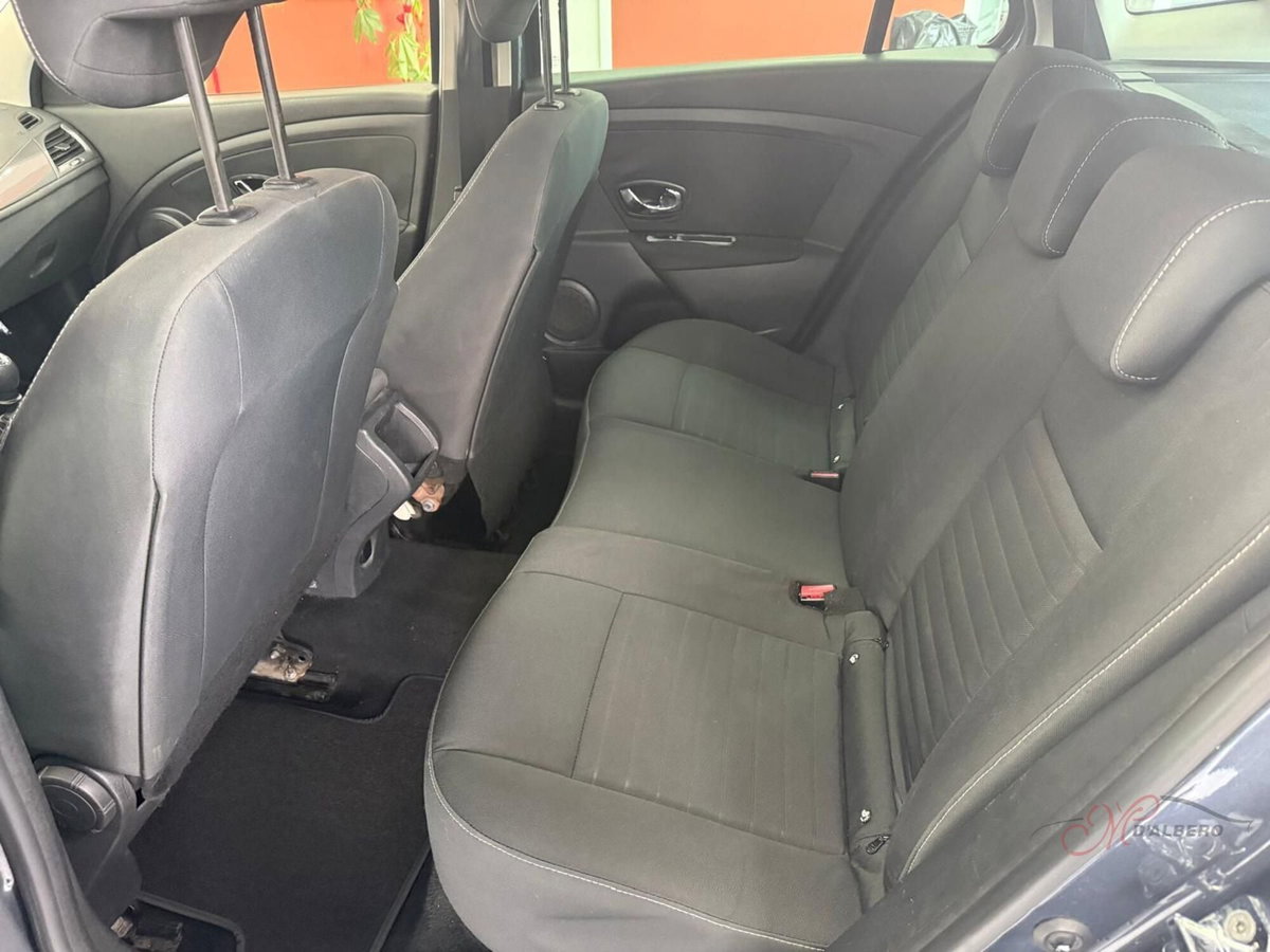 Renault Mégane SporTour 1.5 dCi 110CV SporTour Limited (9)