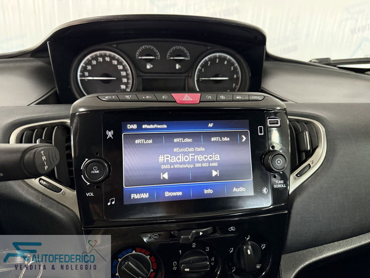 Lancia Ypsilon 1.0 FireFly 5 porte S&S Hybrid Alberta Ferretti (10)