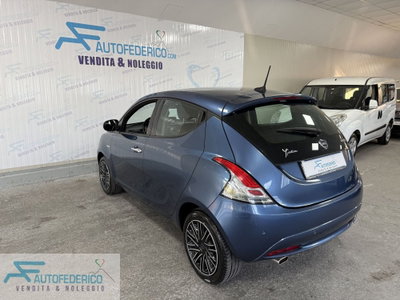 Lancia Ypsilon 1.0 FireFly 5 porte S&S Hybrid Alberta Ferretti (4)