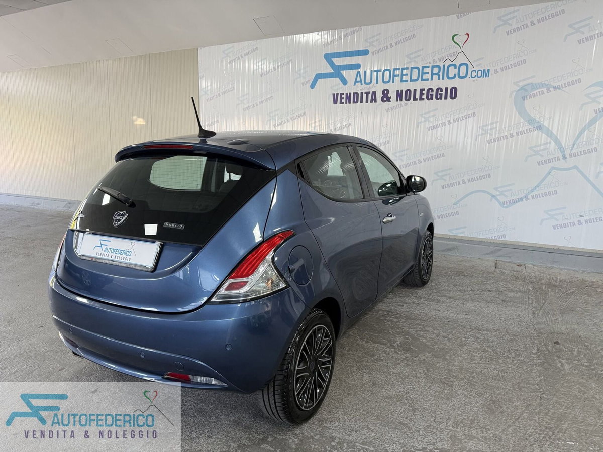 Lancia Ypsilon 1.0 FireFly 5 porte S&S Hybrid Alberta Ferretti (6)