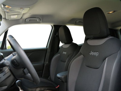 Jeep Renegade 1.3 T4 190CV PHEV 4xe AT6 Limited (9)