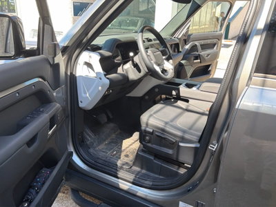 Land Rover Defender 110 3.0D I6 200 CV AWD Auto S (10)