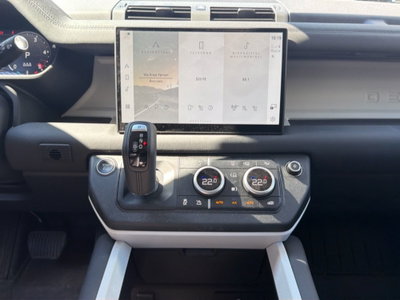 Land Rover Defender 110 3.0D I6 200 CV AWD Auto S (15)