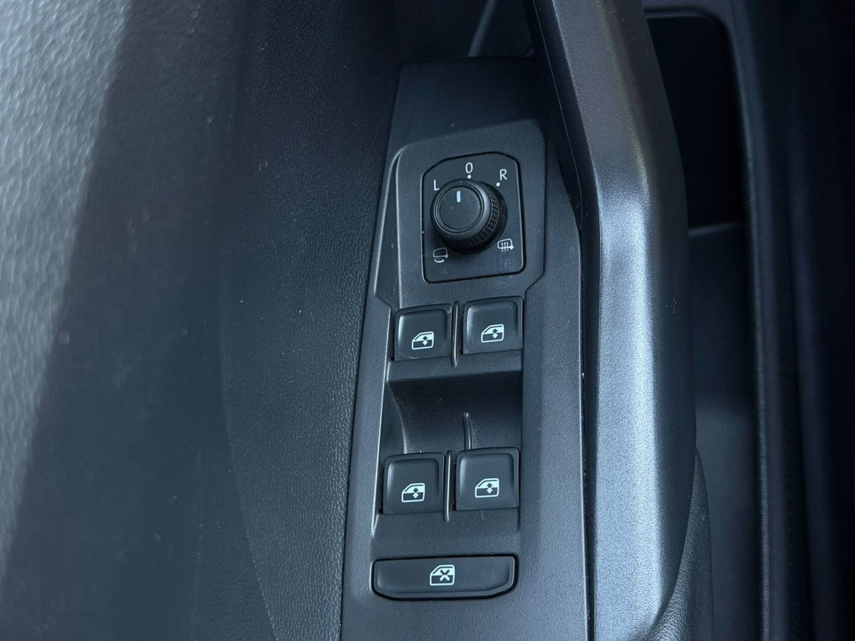 Volkswagen T-Cross 1.0 TSI Sport (17)
