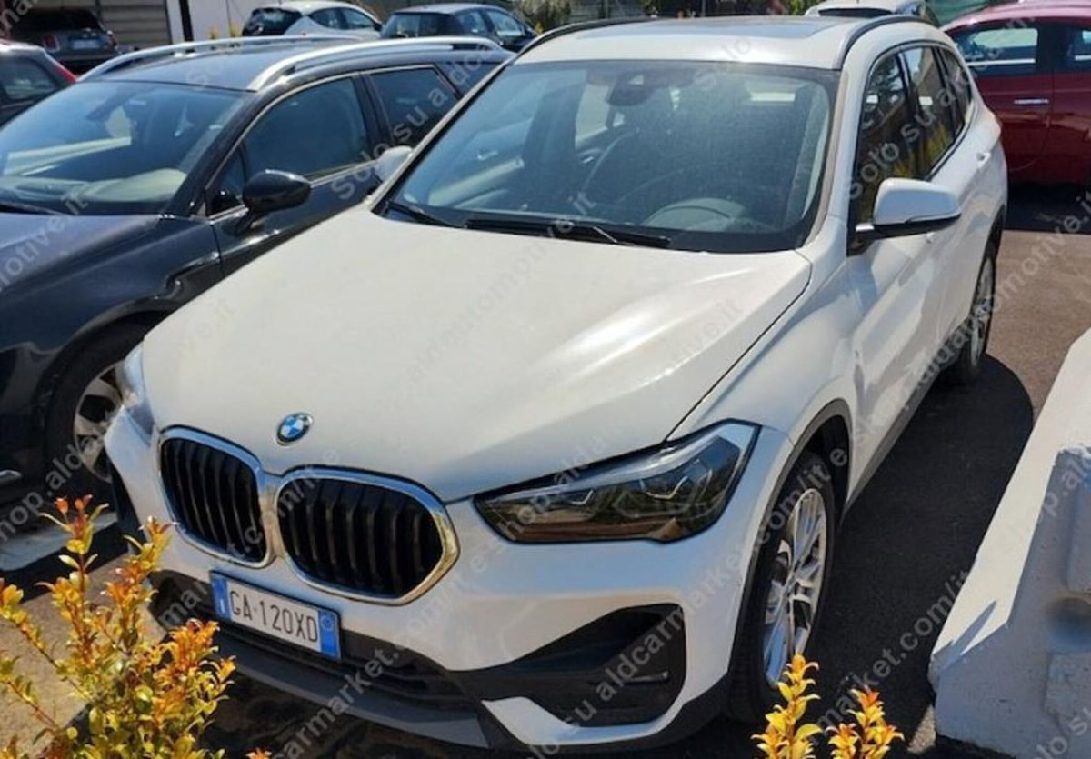 BMW X1 sDrive16d Business Advantage (2)