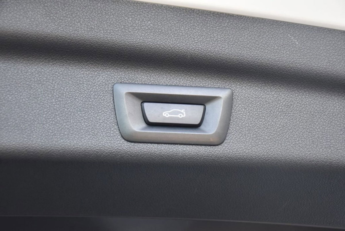 BMW Serie 2 Active Tourer 218d  Luxury auto (18)
