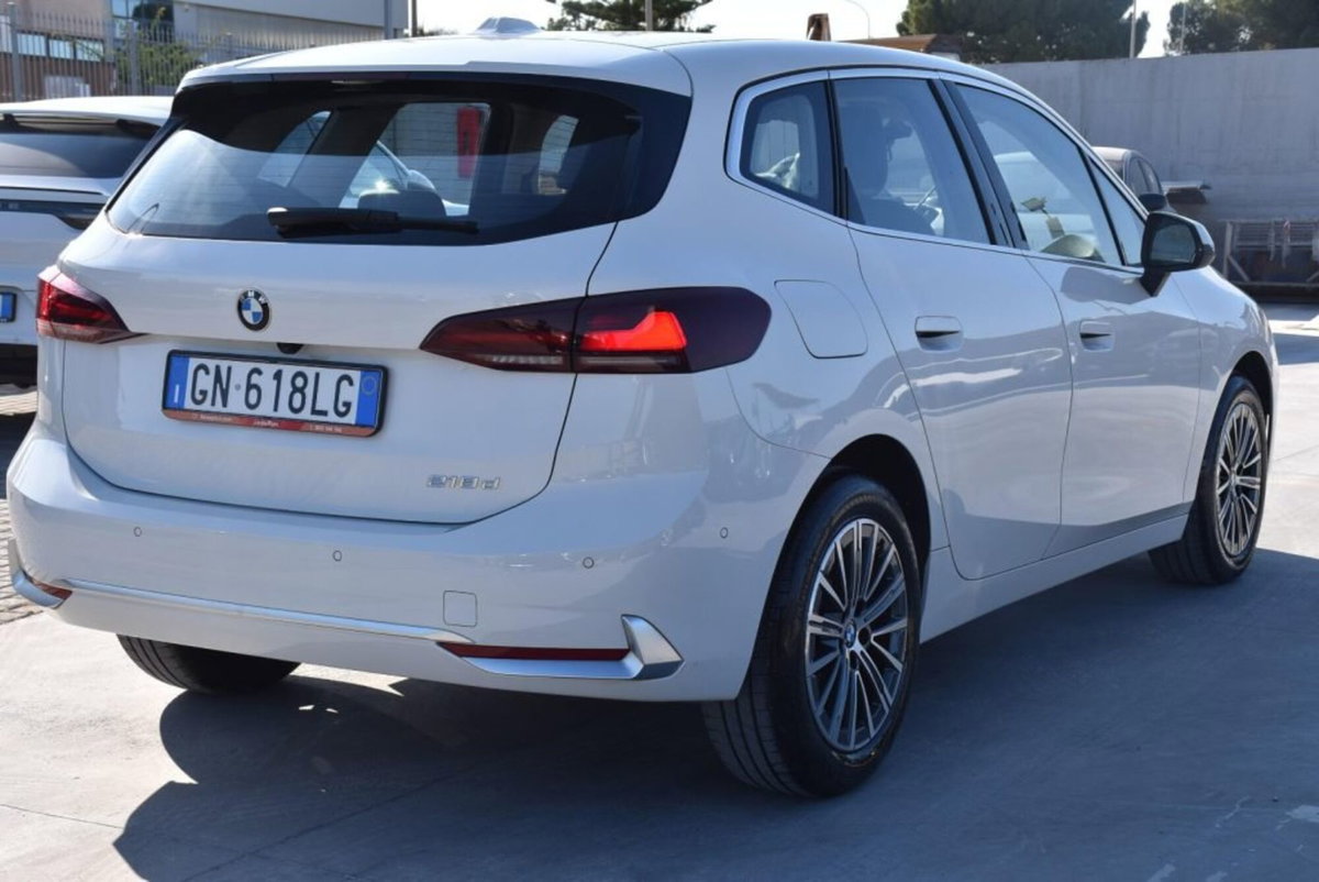 BMW Serie 2 Active Tourer 218d  Luxury auto (4)