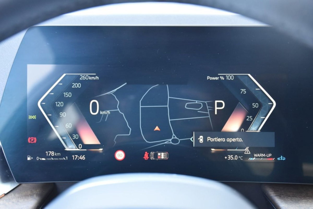 BMW Serie 2 Active Tourer 218d  Luxury auto (9)