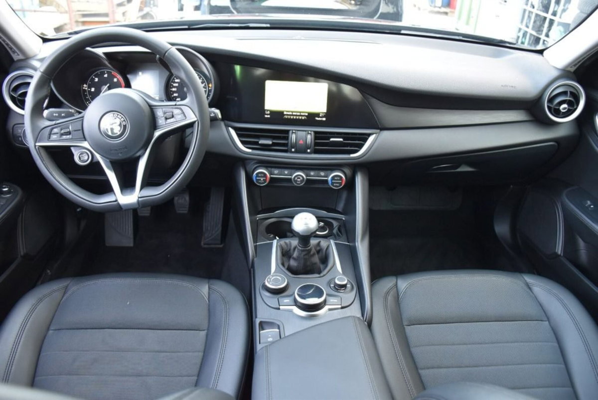 Alfa Romeo Giulia 2.2 Turbodiesel 180 CV AT8 Super (7)