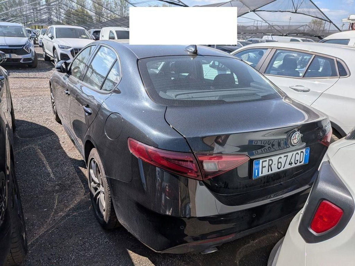 Alfa Romeo Giulia 2.2 Turbodiesel 180 CV AT8 Super (2)