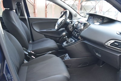 Lancia Ypsilon 1.2 69 CV 5 porte GPL Ecochic Gold (15)