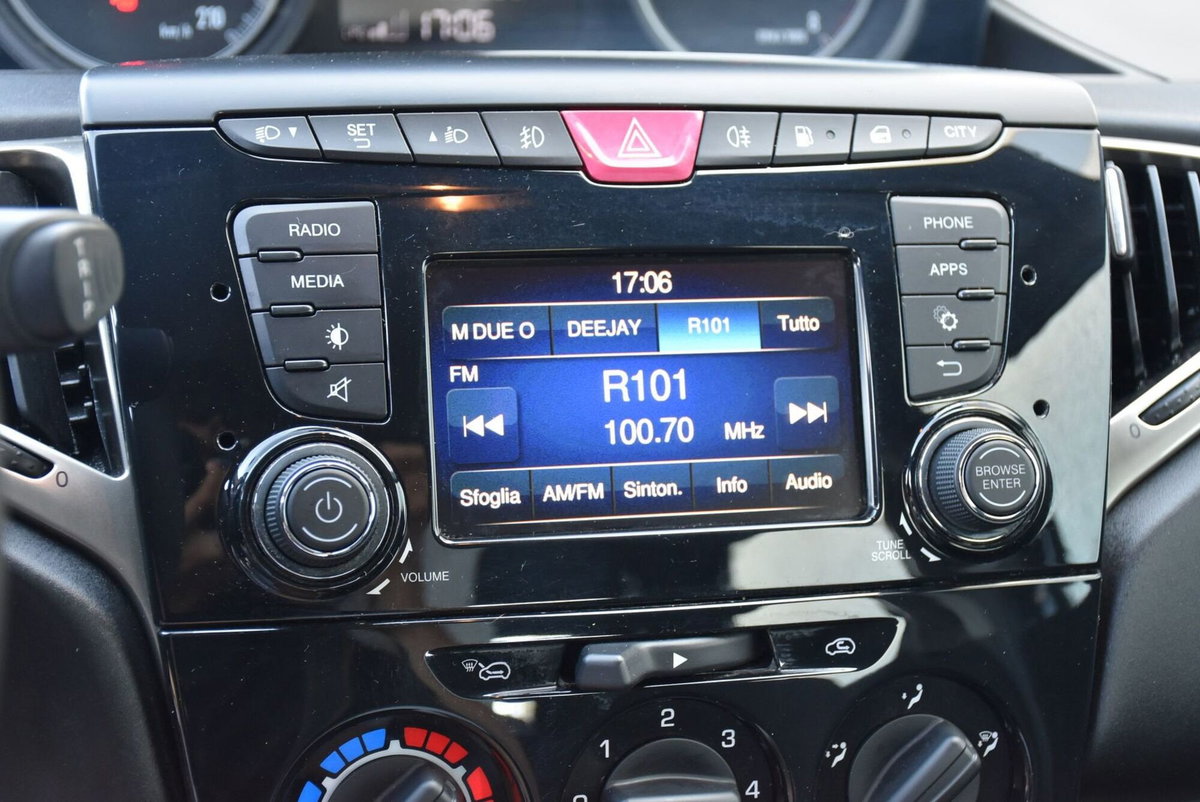 Lancia Ypsilon 1.2 69 CV 5 porte GPL Ecochic Gold (9)