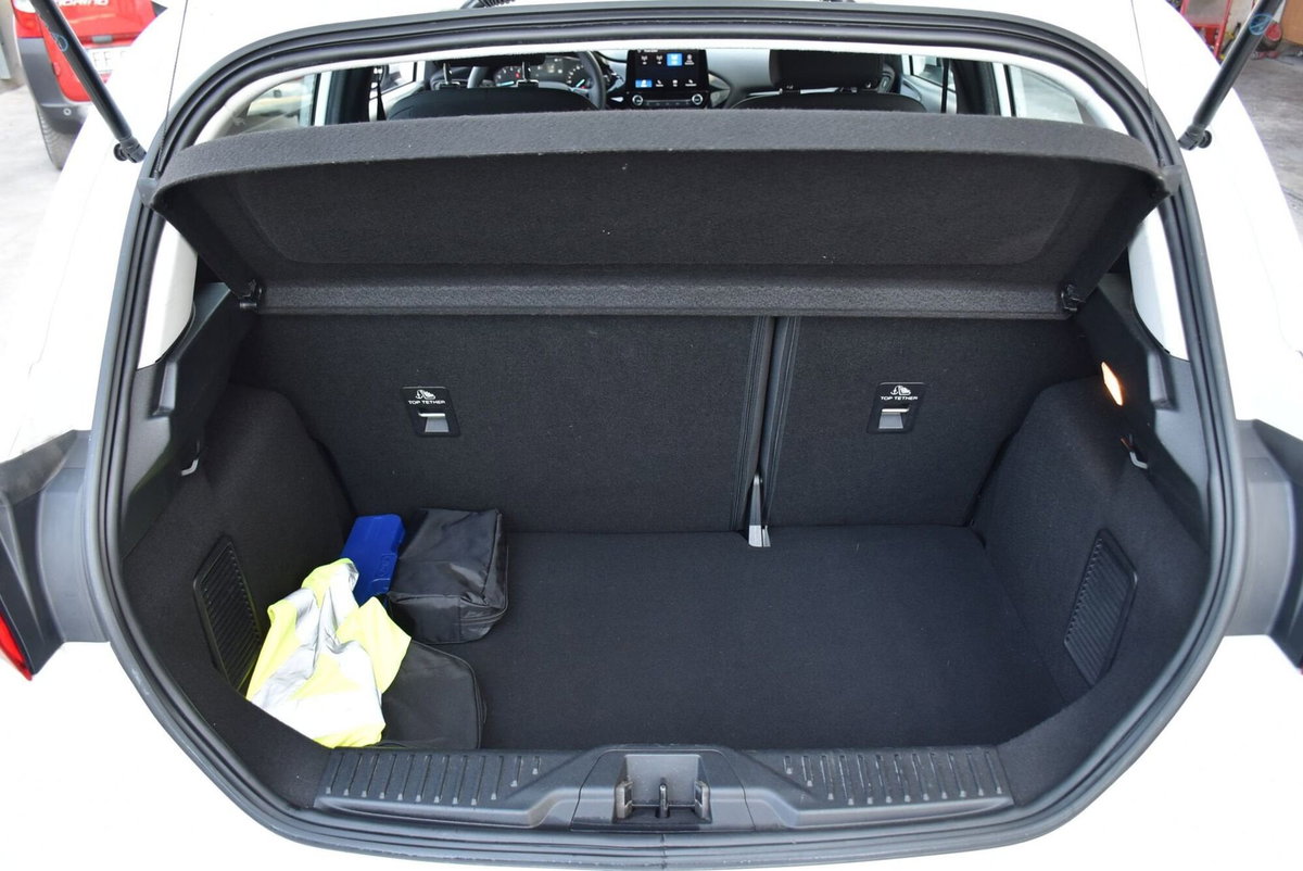 Ford Fiesta 1.1 75 CV GPL 5 porte (13)