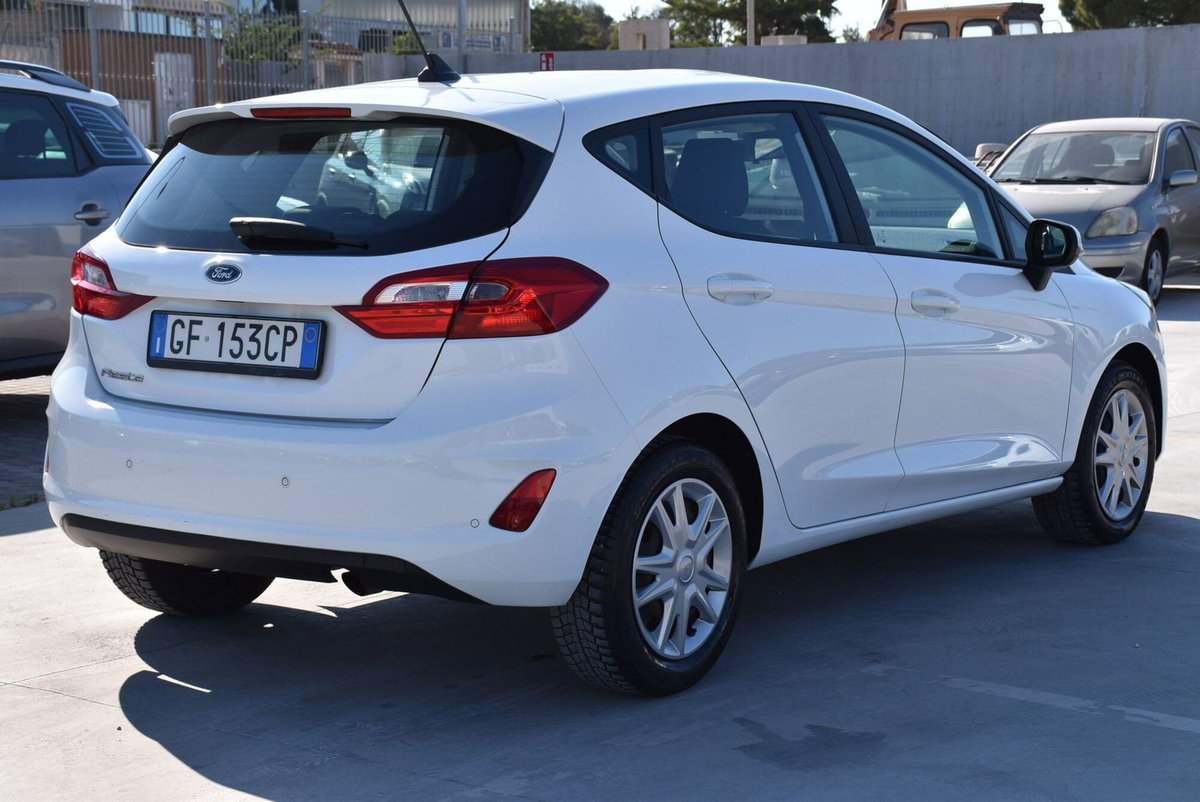 Ford Fiesta 1.1 75 CV GPL 5 porte (4)