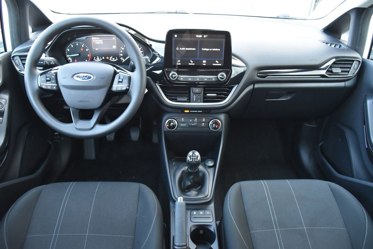 Ford Fiesta 1.1 75 CV GPL 5 porte (7)