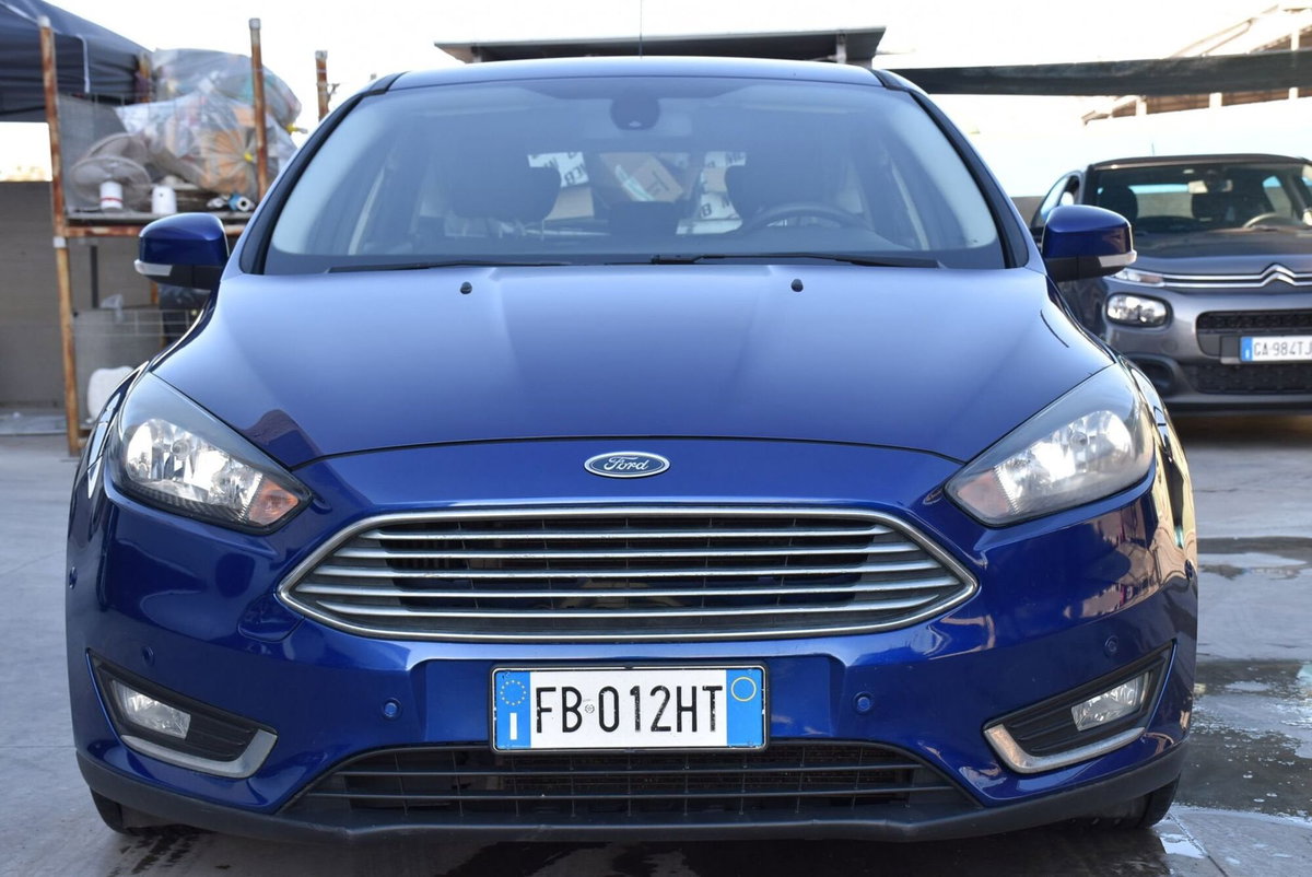 Ford Focus 1.5 TDCi 120 CV Start&Stop Powershift Titanium X (2)