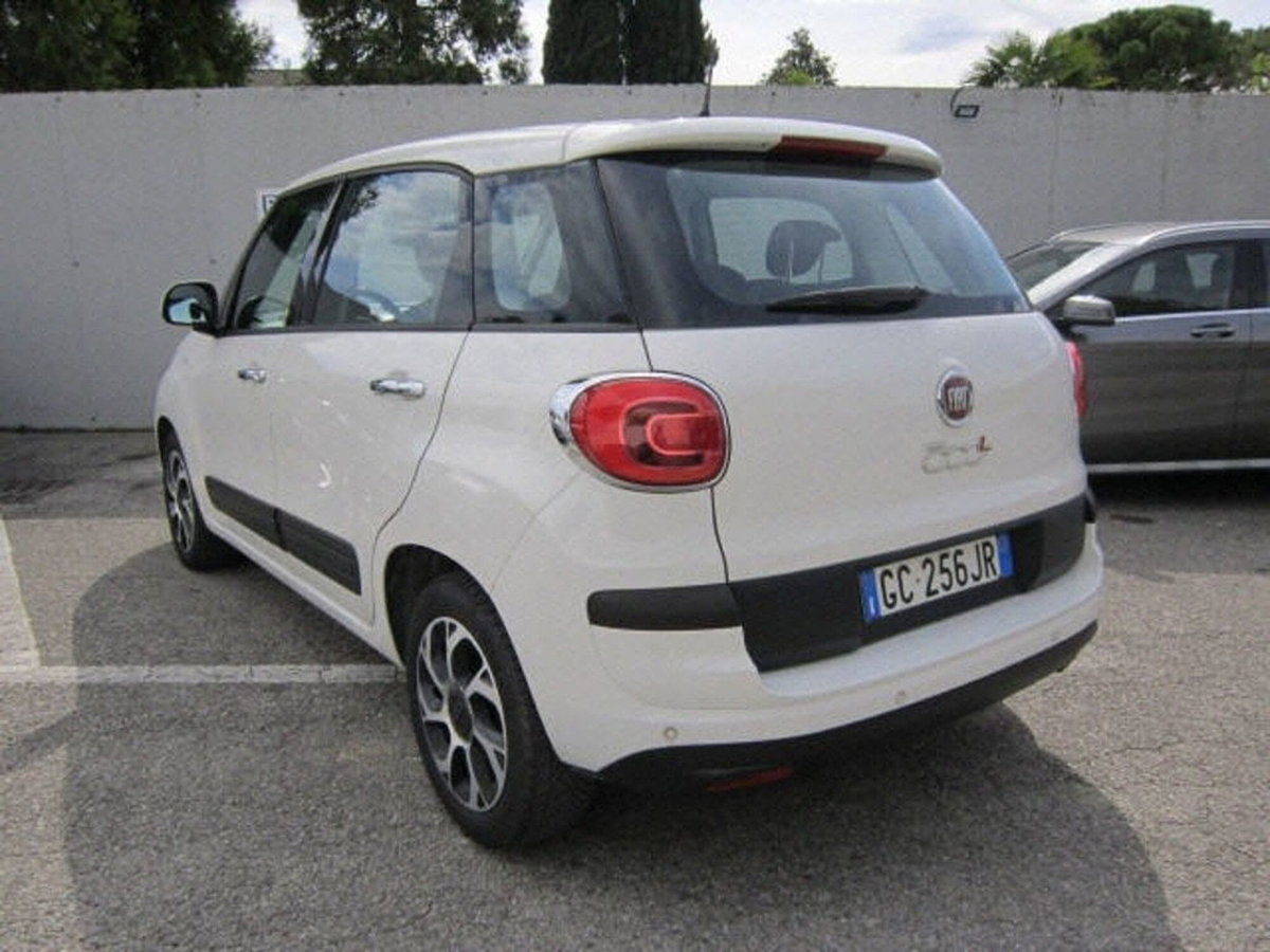Fiat 500L Living 1.6 Multijet 120 CV Business (2)