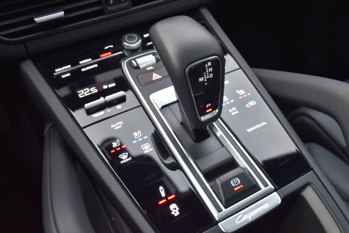 Porsche Cayenne Coupé 3.0 V6 E-Hybrid Platinum Edition (14)