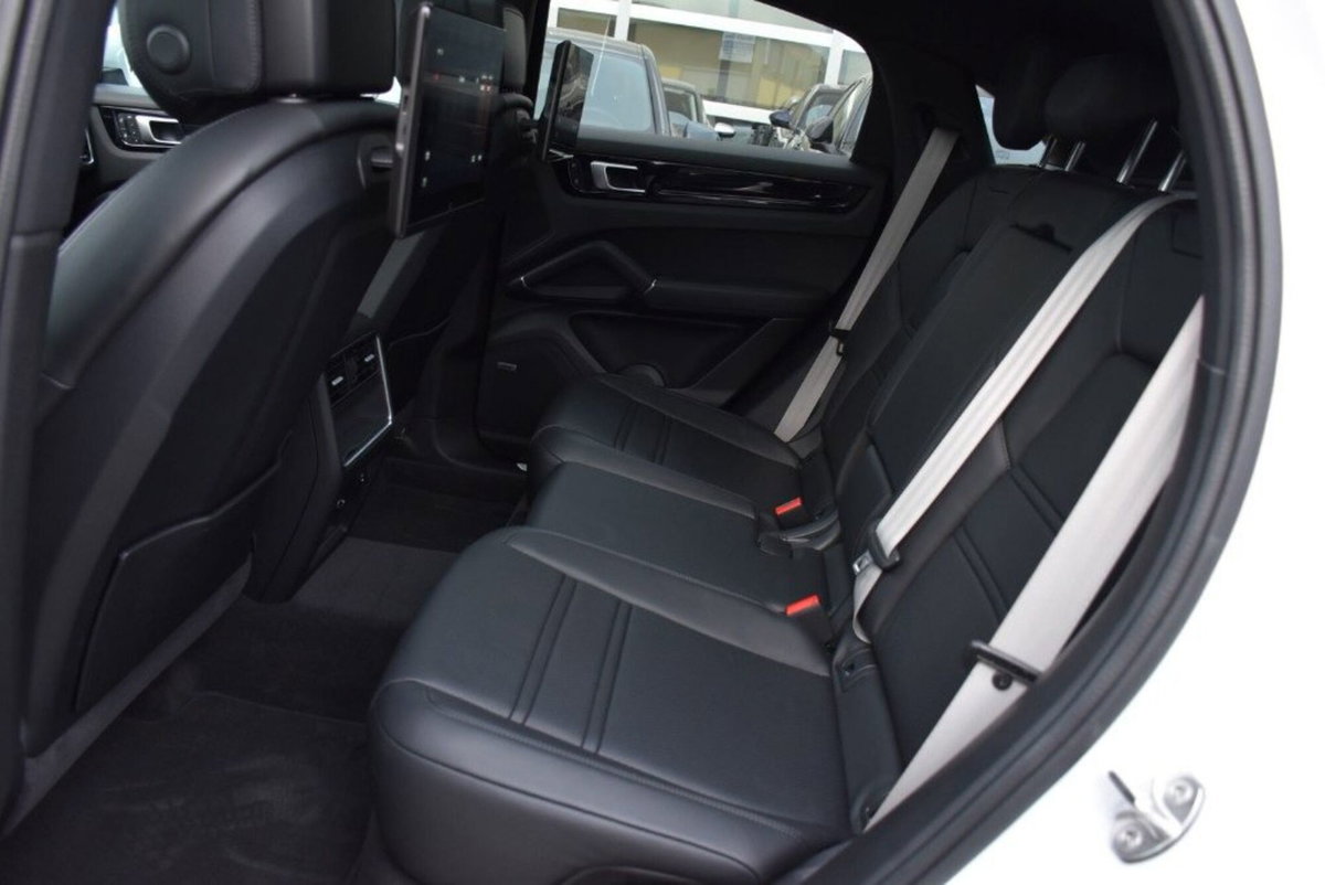 Porsche Cayenne Coupé 3.0 V6 E-Hybrid Platinum Edition (15)