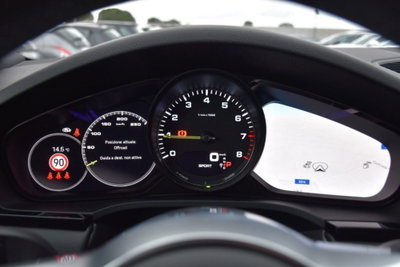 Porsche Cayenne Coupé 3.0 V6 E-Hybrid Platinum Edition (9)