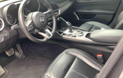 Alfa Romeo Giulia 2.2 Turbodiesel 210 CV AT8 AWD Q4 Veloce Ti (3)