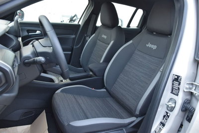 Jeep Avenger full-electric Longitude fwd 156cv auto (8)