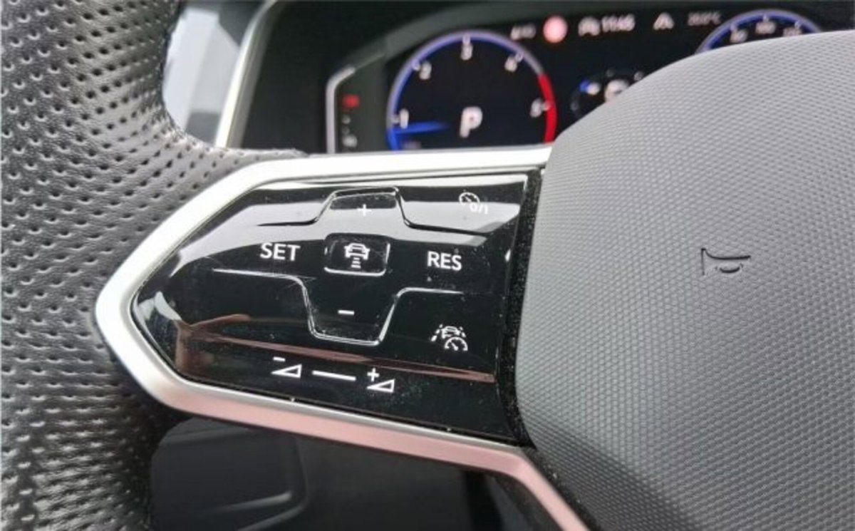 Volkswagen Tiguan 2.0 TDI 200 CV SCR DSG 4MOTION R-Line (11)