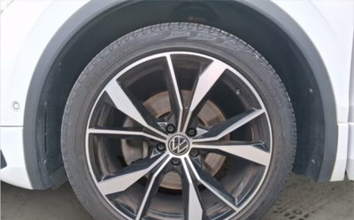 Volkswagen Tiguan 2.0 TDI 200 CV SCR DSG 4MOTION R-Line (14)