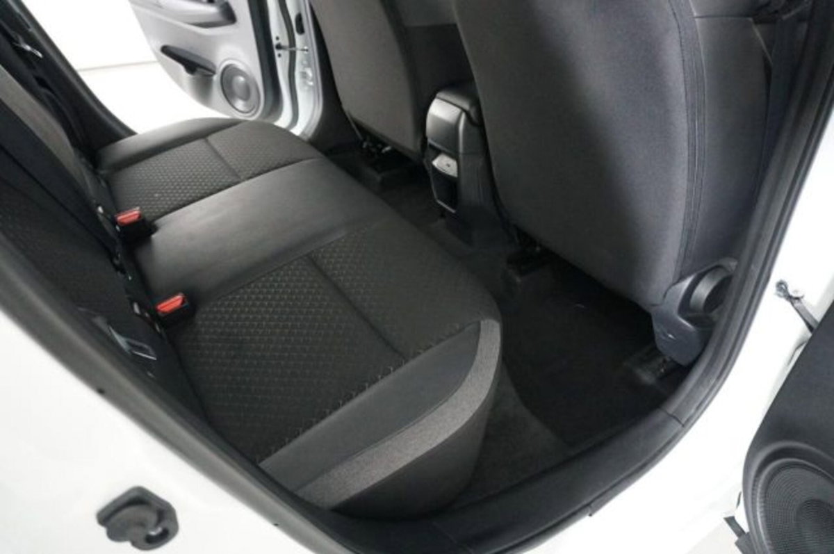 Nissan Juke 1.0 dig-t N-Connecta 114cv (13)