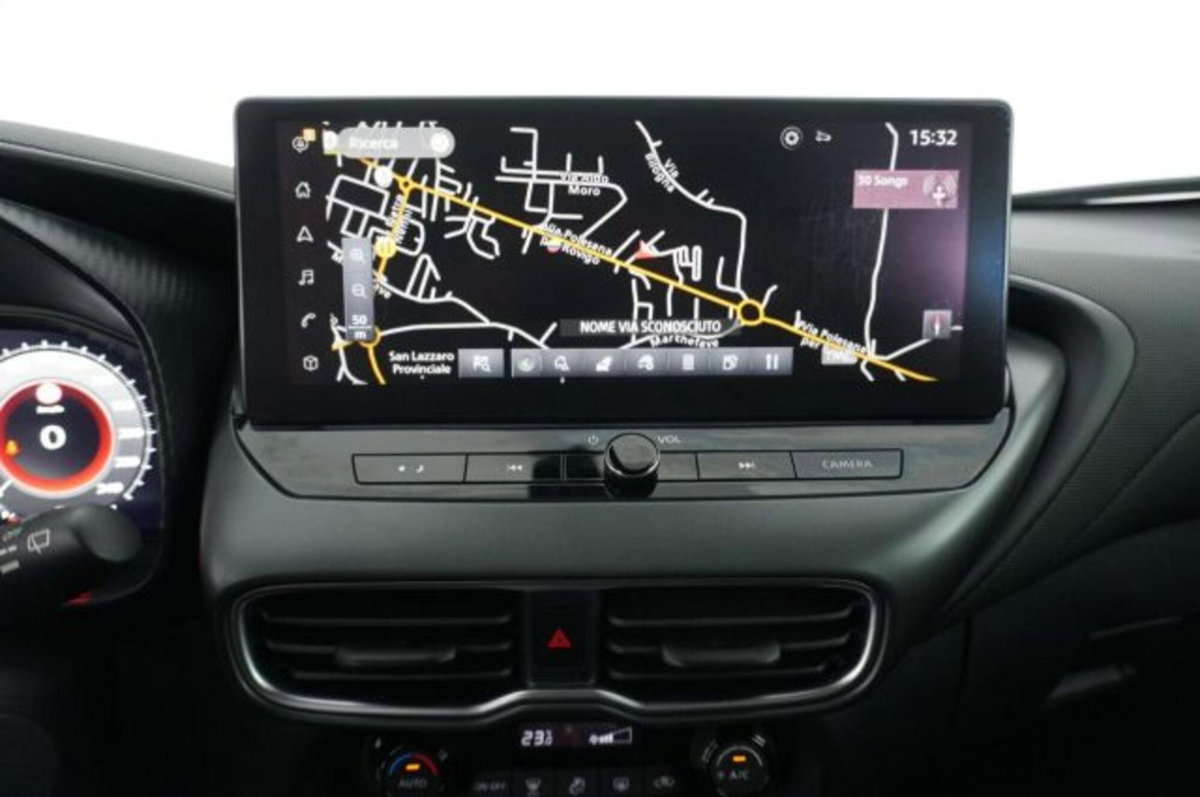 Nissan Juke 1.0 dig-t N-Connecta 114cv (15)