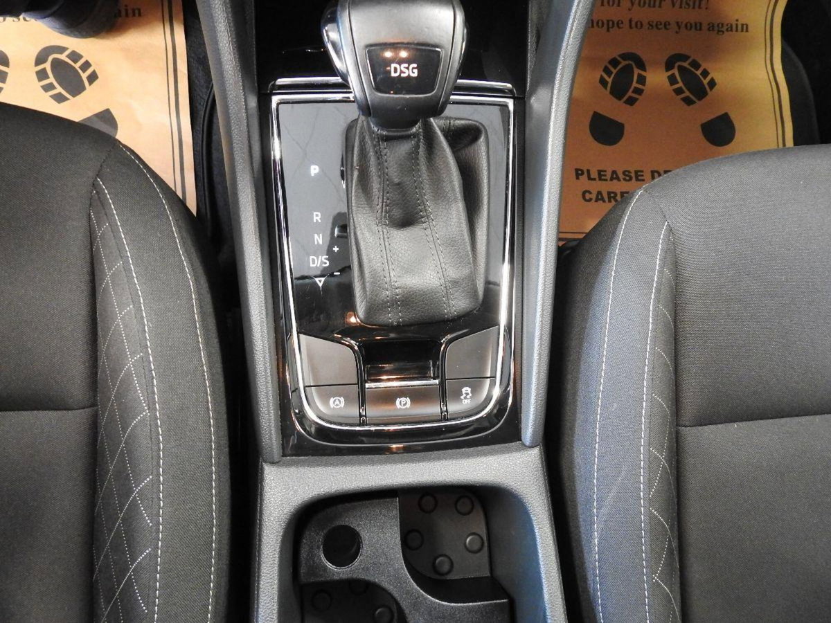 Skoda Karoq 1.6 TDI SCR DSG SportLine (19)