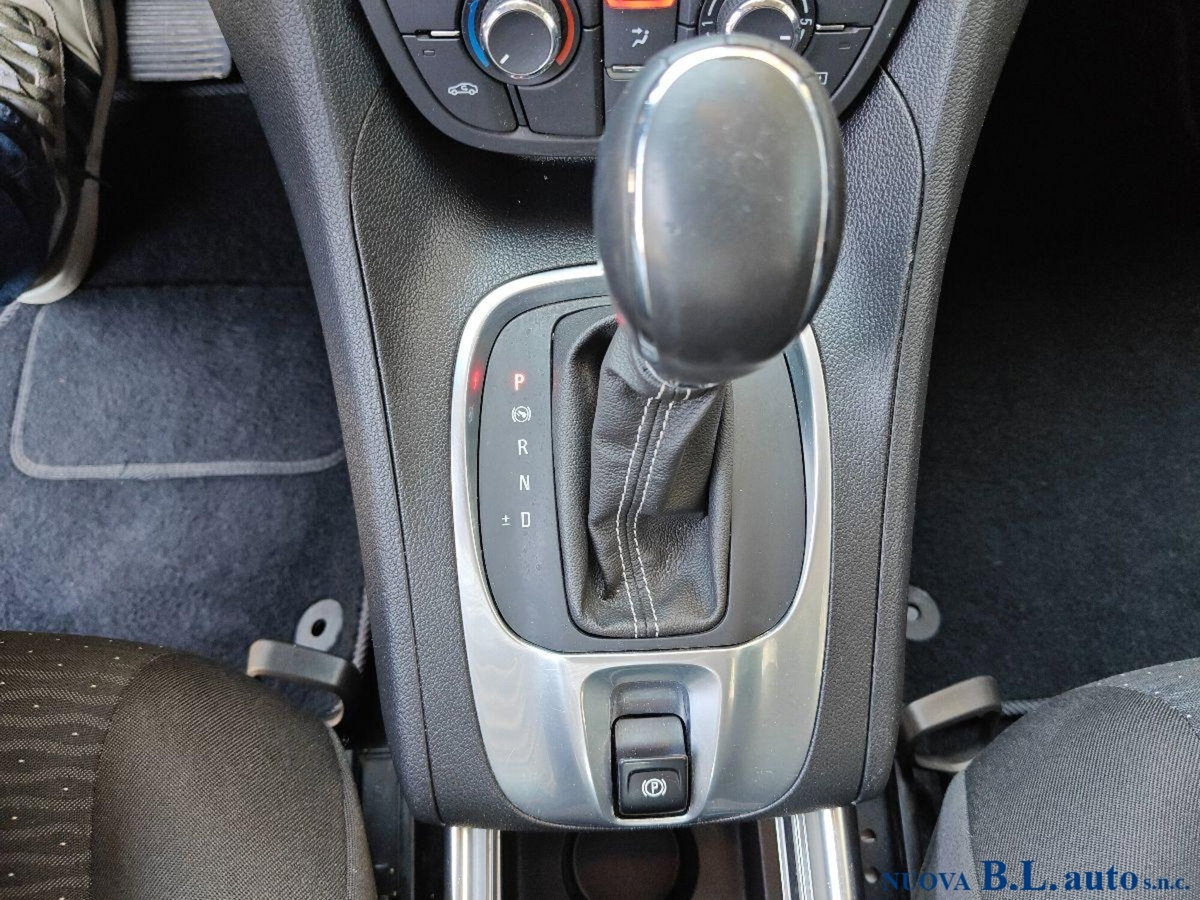 Opel Meriva 1.4 Turbo 120CV Design Edition (8)