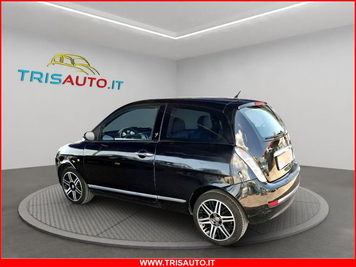 Lancia Ypsilon 1.2 (2)