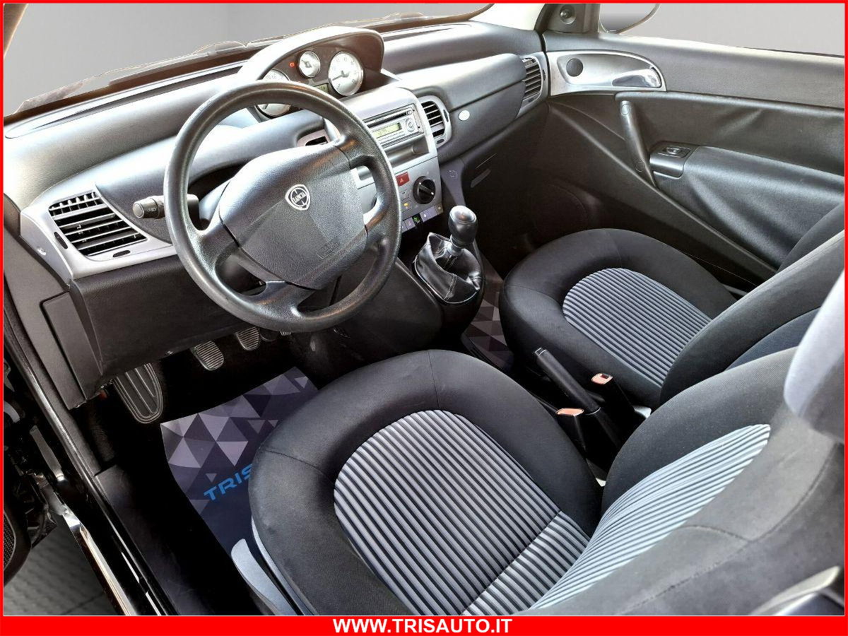 Lancia Ypsilon 1.2 (5)