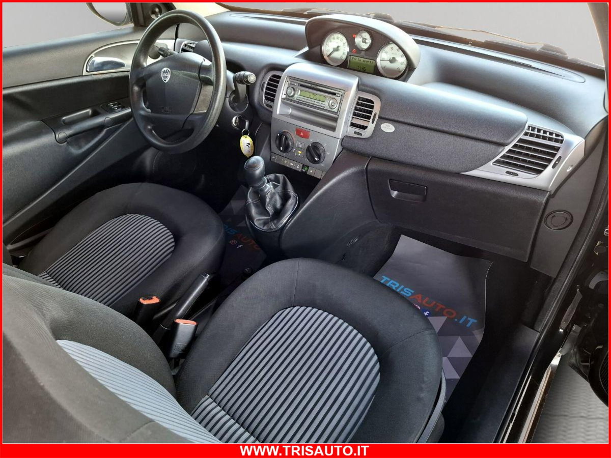 Lancia Ypsilon 1.2 (6)
