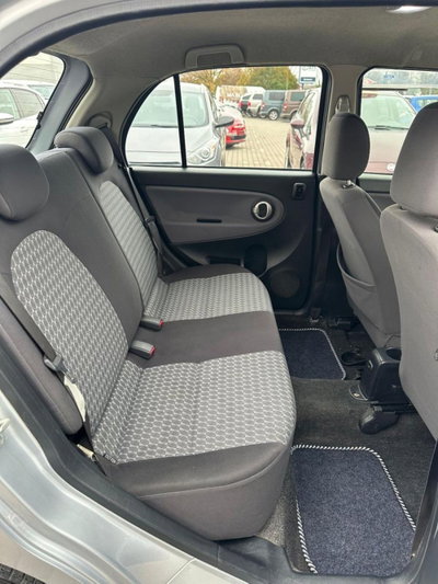 Daihatsu Trevis 1.0 (15)