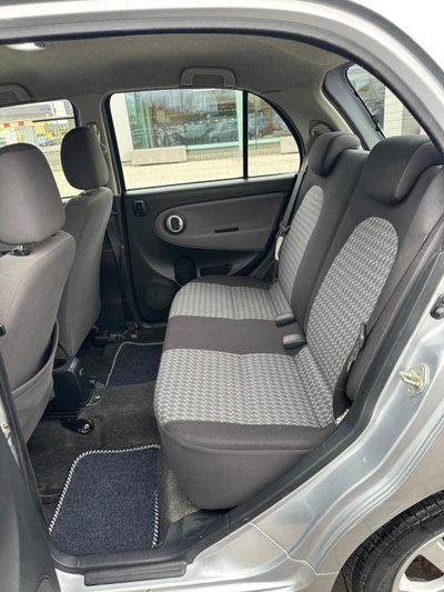 Daihatsu Trevis 1.0 (9)