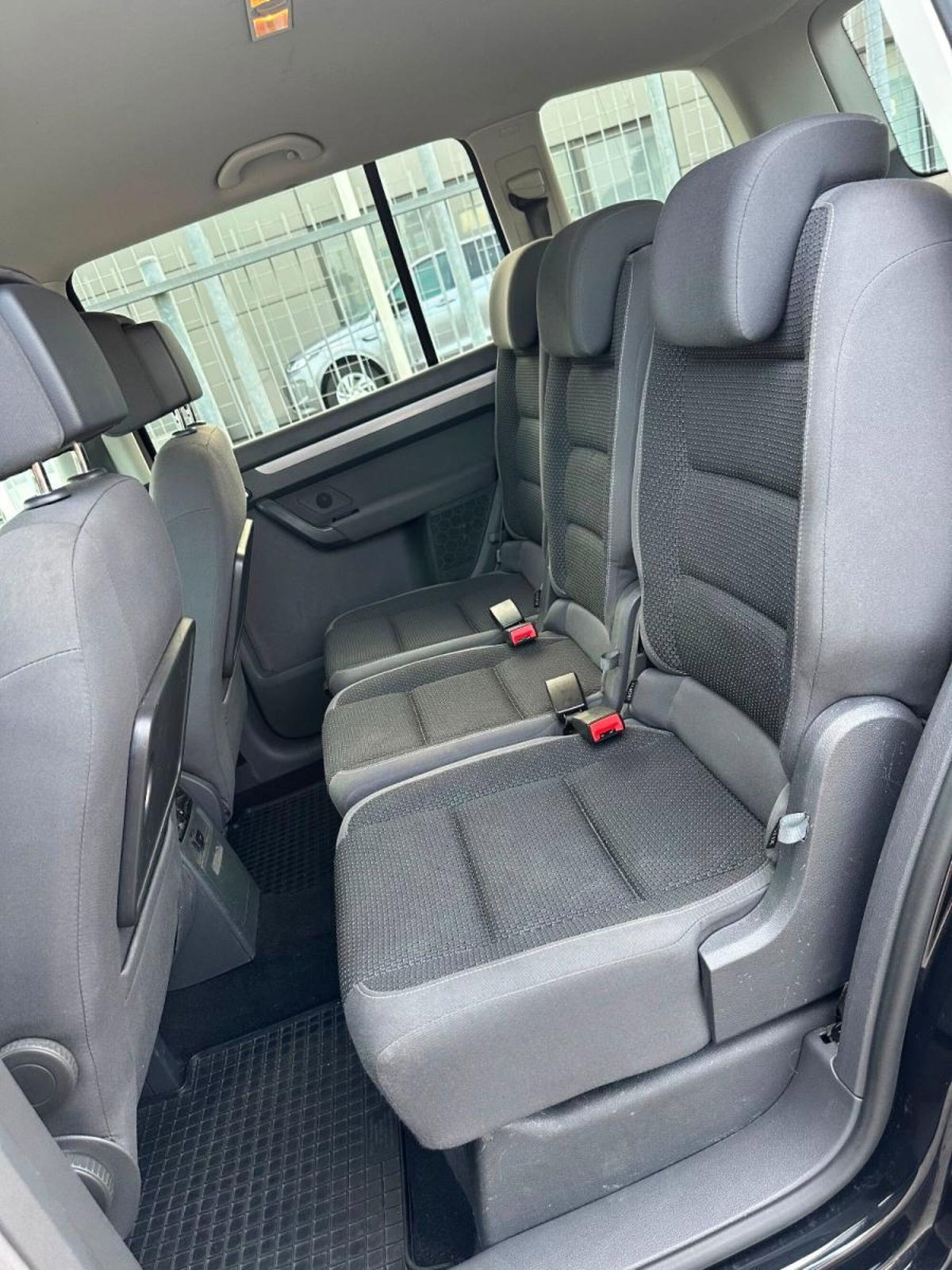 Volkswagen Touran 1.6 TDI Comfortline (15)
