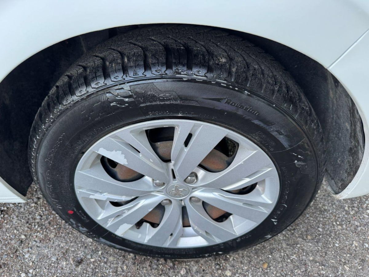 Peugeot 208 HDi 68 CV 5 porte Active (15)