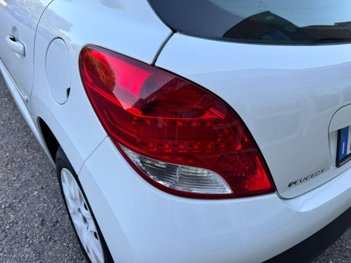 Peugeot 207 HDi 70CV 5p. Energie (17)