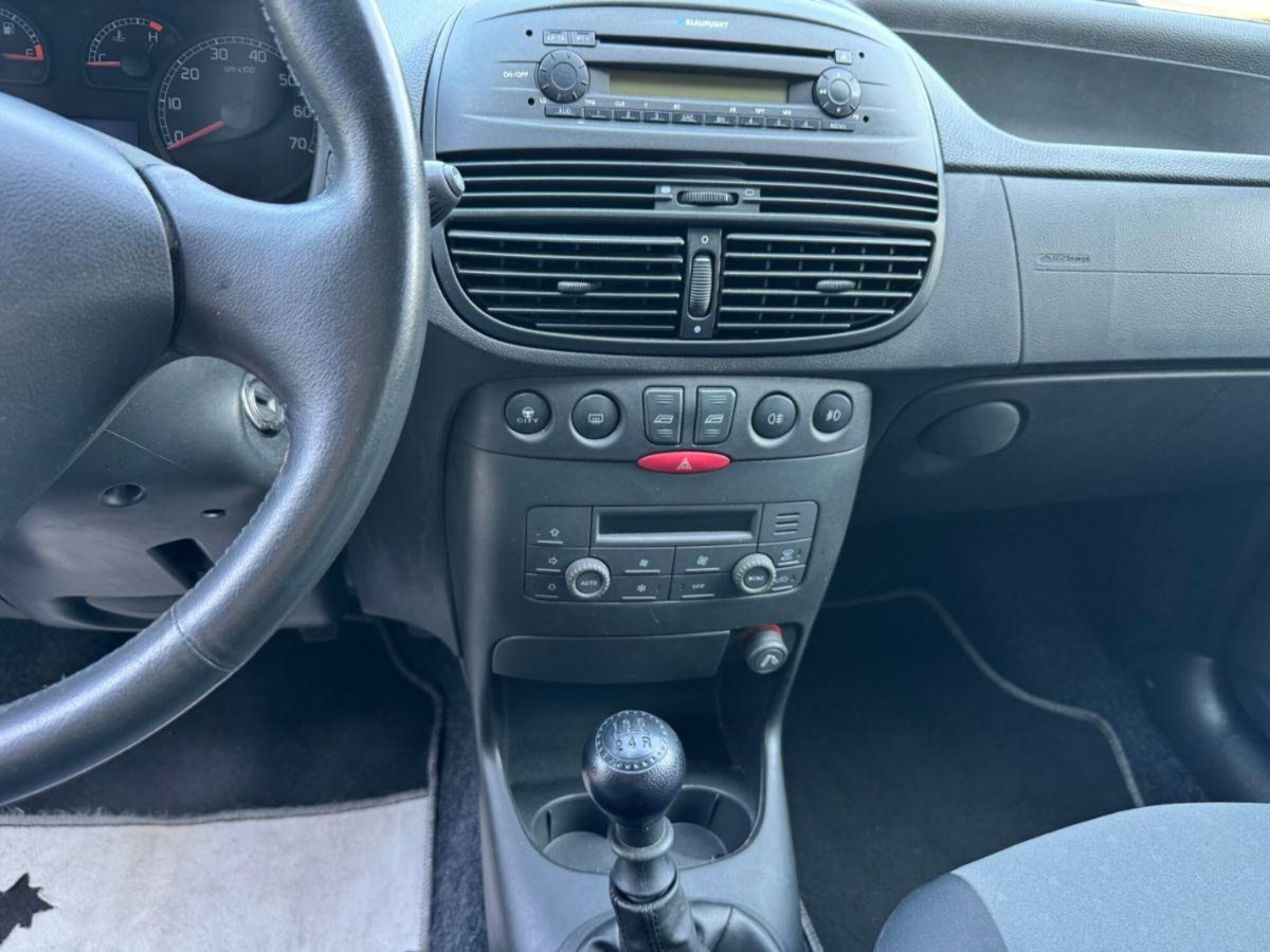 Fiat Punto 1.2 5 porte Dynamic (13)