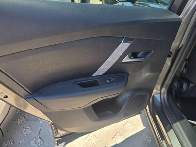 Citroen C4 PureTech 130 S&S Shine (15)